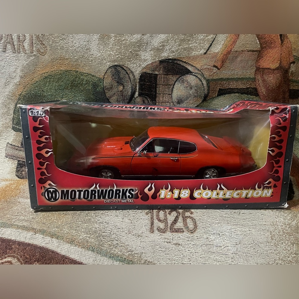 MotorWorks 1969 Pontiac GTO THE JUDGE 1:18 Diecast NOS in Original Box